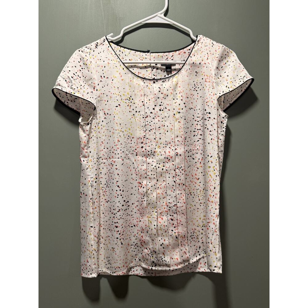 Ann Taylor Size 0 Womens Sateen Top White Paint Splatter Pintuck Cap Sleeves